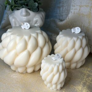 Lehetekstuuriga küünalde komplekt